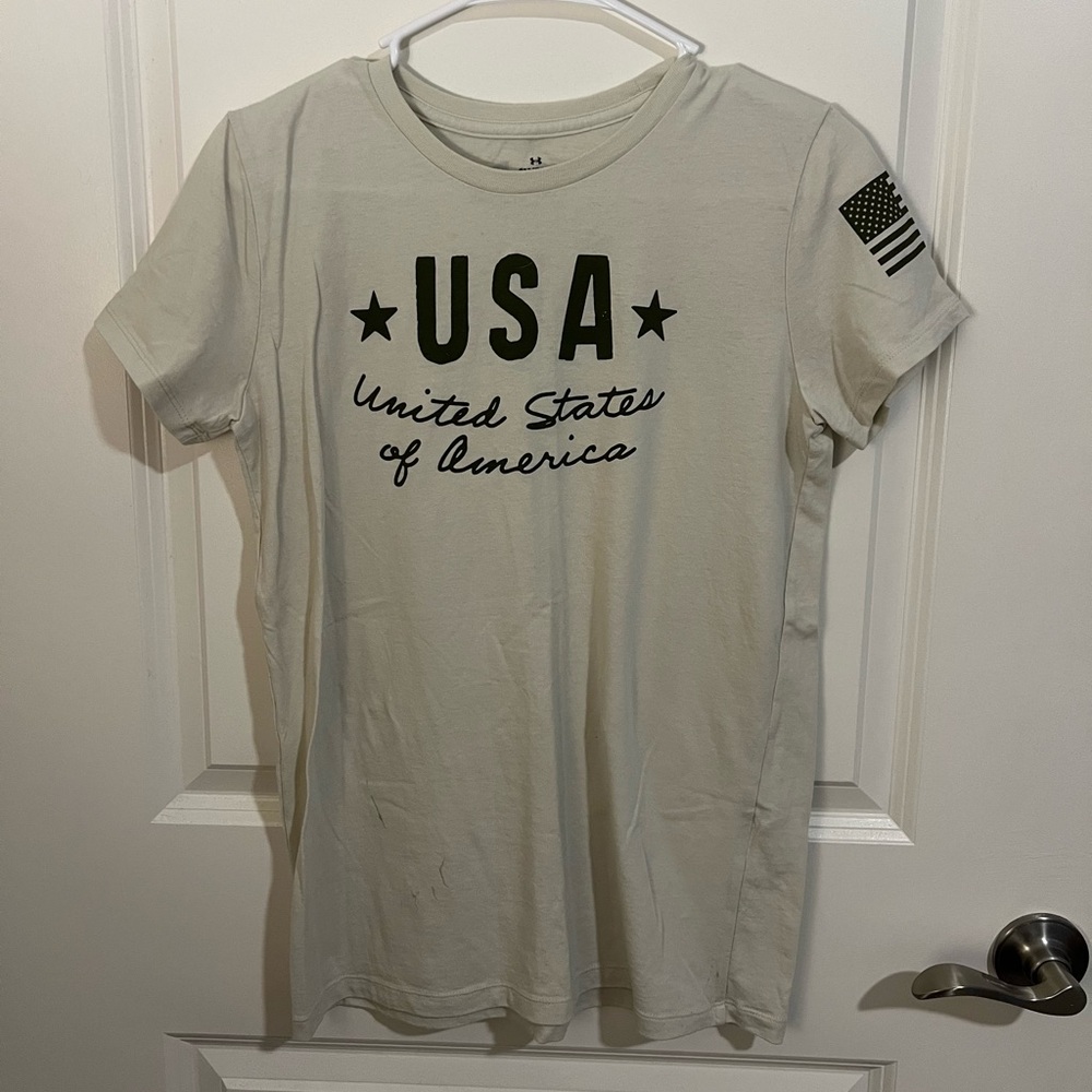 Under Armour Cream T-Shirt